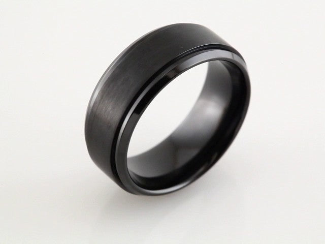 Black Titanium Ridged Band